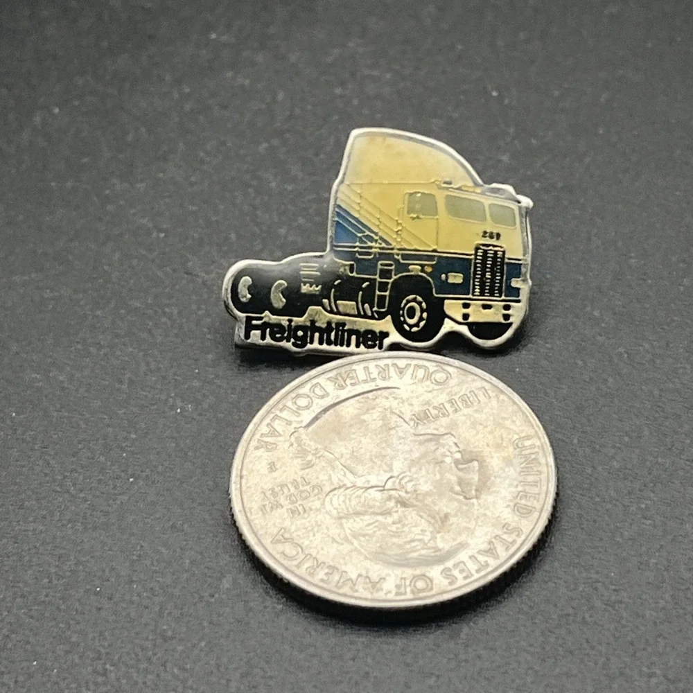Freightliner Semi Truck‎ Lapel Hat Pin